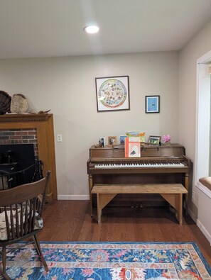 Unclassified image, 4 of 19, button