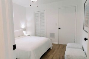 Iron/ironing board, WiFi - Modern, Spacious Apartment in Downtown Beaufort! (Beaufort)