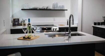 Modern, Spacious Apartment in Downtown Beaufort!