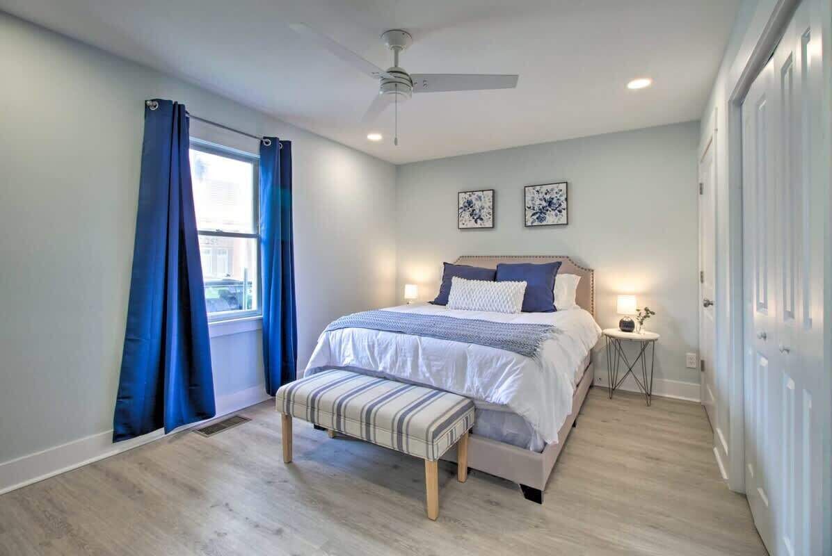 Iron/ironing board, WiFi, bed sheets