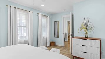 Iron/ironing board, WiFi, bed sheets