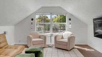 Televisión, oficina