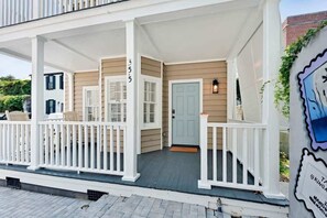 Exterior - 3bd House w. Parking, 1 block to King! (Charleston)