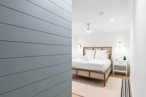 Silitysrauta/-lauta, Wi-Fi, vuodevaatteet