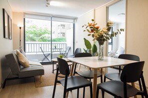 Dining - Stylish 2BR Apt in Santiago for 5 Gym Access (Santiago)