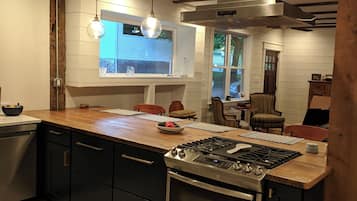 Romantic Duplex, 3 Bedrooms, Kitchen | Private kitchen