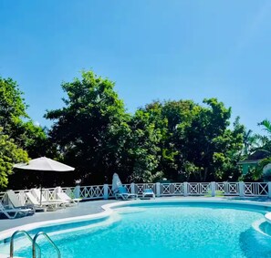 Piscine extérieure