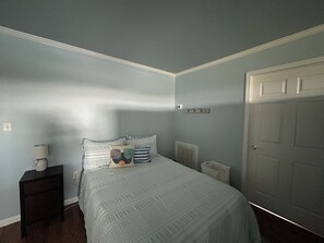 Unclassified image, 5 of 17, button