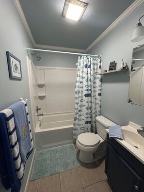 Bruser, hårtørrer, håndklæder