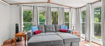 River Shack Retreat | Waterfront Cabin | Kayaks Included