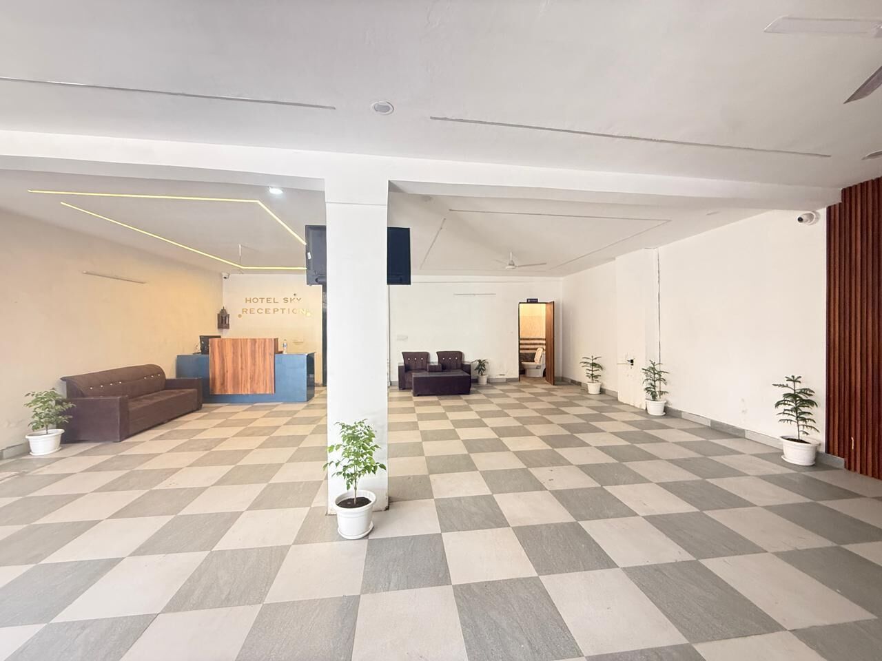 Deluxe Double Room, Balcony, City View | Lobby