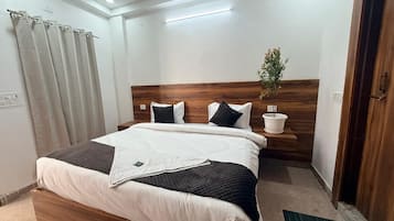 In-room safe, desk, laptop workspace, blackout curtains