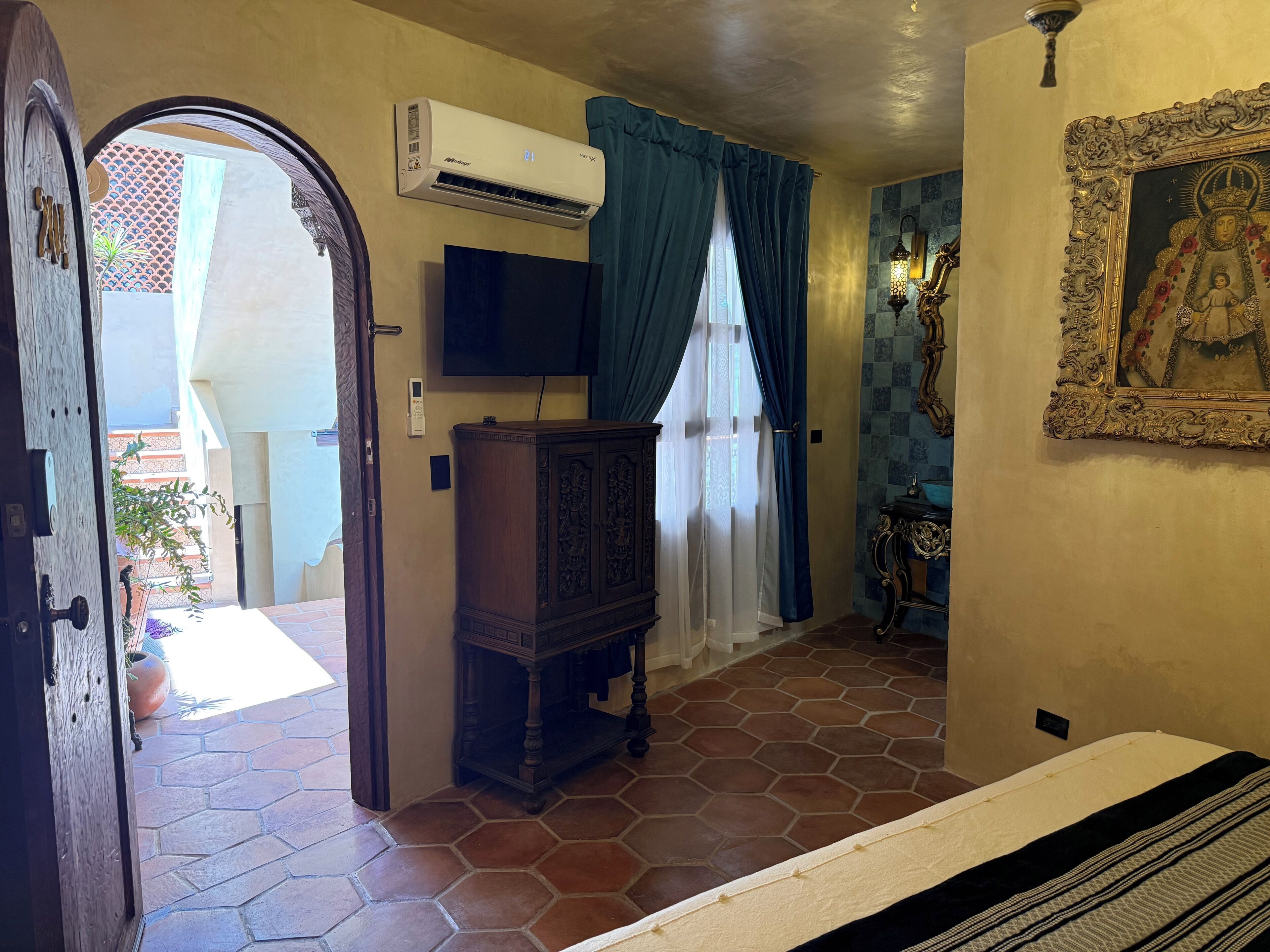 Luxury Room, Courtyard View | Terrace/patio