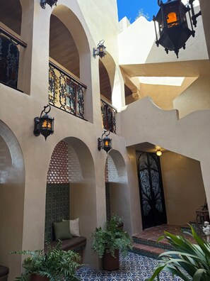 Ảnh chưa phân loại, 3 trong số 11 ảnh, nút