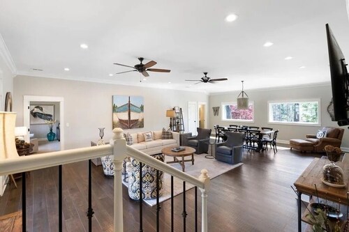 Spacious 4 Bedroom Allatoona Lake House Perfect for a Comfortable Getaway