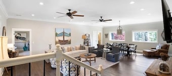 Spacious 4 Bedroom Allatoona Lake House Perfect for a Comfortable Getaway