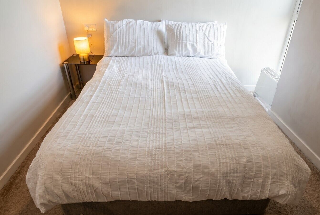2 bedrooms, desk, iron/ironing board, travel cot