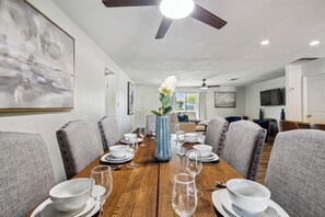 Dining - Tranquil 4-MOD Lux Old Town: 4BR Modern Luxe Amenities (Scottsdale)
