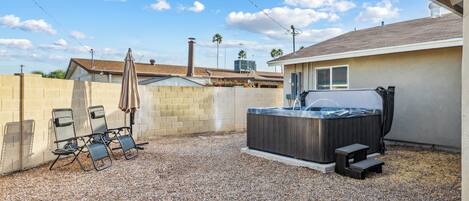 Outdoor spa tub