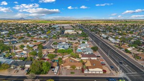 Aerial view - Tranquil 4-MOD Lux Old Town: 4BR Modern Luxe Amenities (Scottsdale)