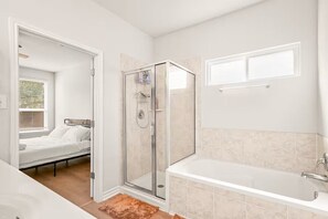Hair dryer, towels, soap, toilet paper - Modern 4BR Getaway w/HotTub Lackland AFB Riverwalk Sea World Fiesta Tx The Alamo (San Antonio)