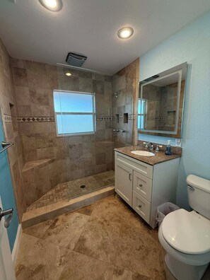 Shower, hair dryer, towels, toilet paper - Waterfront + 2Bed + No Bridge Gulf Access + Dock + Beaches + Pool coming soon! (Englewood)