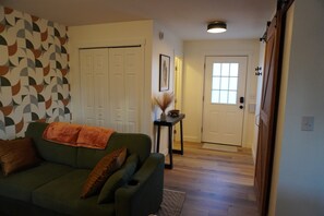 Unclassified image, 2 of 26, button - Walkability, centrally located, dog friendly (Redmond)