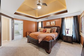 Bureau, fer et planche à repasser, Wi-Fi gratuit, draps fournis