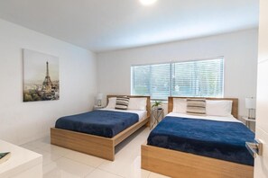 Habitació Comfort | Roba de llit d'alta qualitat, planxa i posts de planxar i wifi gratuïta 
