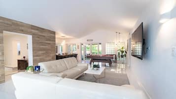 Comfort Room | Ruang tamu