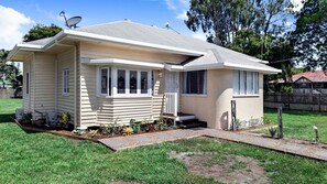 Exterior - Hideaway in Howard - Beautiful! (Howard)