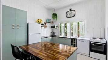 Microonde, forno, lavastoviglie, pentole/stoviglie/utensili