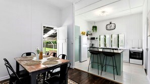 Dining - Hideaway in Howard - Beautiful! (Howard)