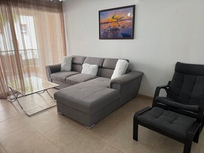 Living area - 2-bedroom apartment in marvelous Chlorakas with AC and comfort (Chlorakas)