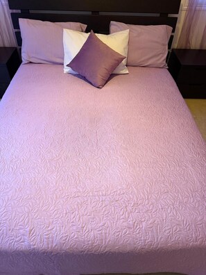 2 bedrooms, iron/ironing board, WiFi, bed sheets - 2-bedroom apartment in marvelous Chlorakas with AC and comfort (Chlorakas)