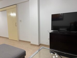 Interior - 2-bedroom apartment in marvelous Chlorakas with AC and comfort (Chlorakas)