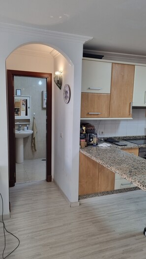 Unclassified image, 3 of 12, button