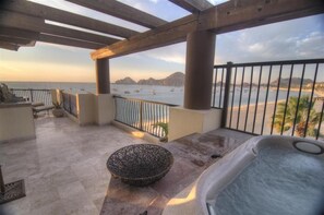 Terrace/patio -  2 Bedroom Ocean Front Penthouse in Cabo San Lucas that sleeps 6 (Cabo San Lucas)