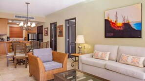 Living area -  2 Bedroom Ocean Front Penthouse in Cabo San Lucas that sleeps 6 (Cabo San Lucas)