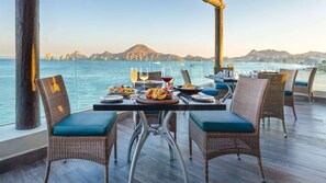 Outdoor dining -  2 Bedroom Ocean Front Penthouse in Cabo San Lucas that sleeps 6 (Cabo San Lucas)