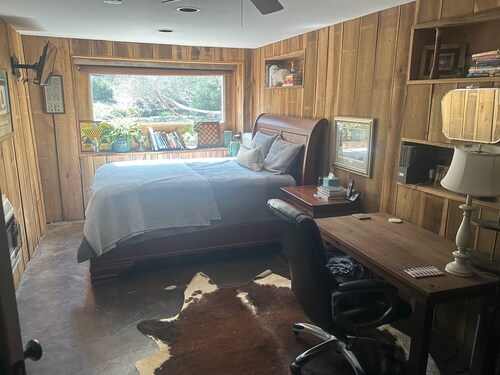 The Dairy Barn--A Family Friendly Cabin That Sleeps 12! Pets Allowed!