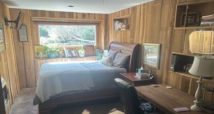 The Dairy Barn--A Family Friendly Cabin That Sleeps 12! Pets Allowed!