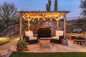 Unclassified image, 4 of 40, button - Private 4-bedroom walking distance to heart of Cave Creek (Cave Creek)