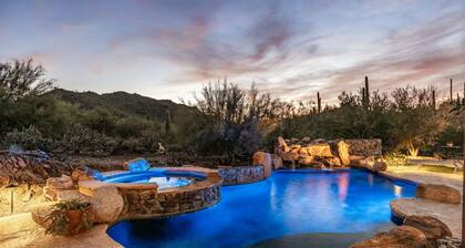 Private 4-bedroom Digs walking distance to heart of Cave Creek