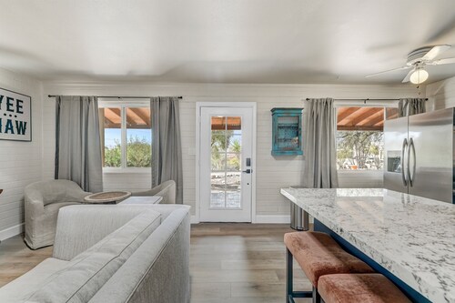 Town of Cave Creek - Walk to Restaurants and Bars