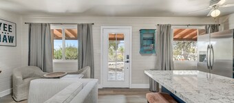 Town of Cave Creek - Walk to Restaurants and Bars