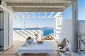 Property grounds - Michaela Residence Santorini (Santorini)
