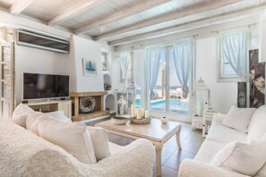 TV, stereo, offices - Michaela Residence Santorini (Santorini)