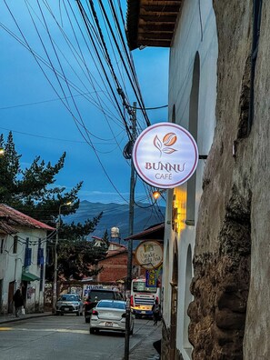 Coffee shop - Eco Bunnu Inn Santa Ana (Cusco)