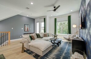 Smart TV, table football, books - Luxury 3BR Modern Home – 2 mi to Houston Medical Center (Houston)